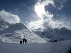 Comment varie la température de surface de la neige dans nos montagnes ?